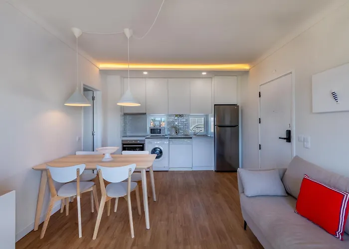 Sun Lovers Altura T1 Pool & Balcony