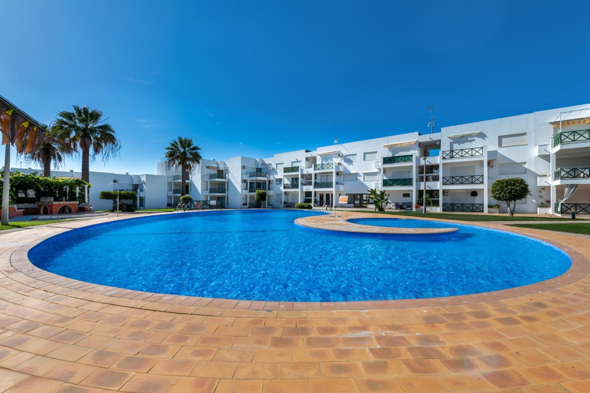 Apartment Sun Lovers T1 Pool & Balcony